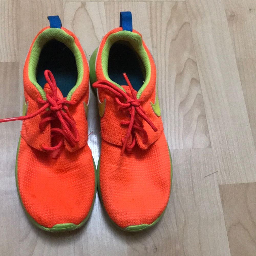 Nike roshe’s